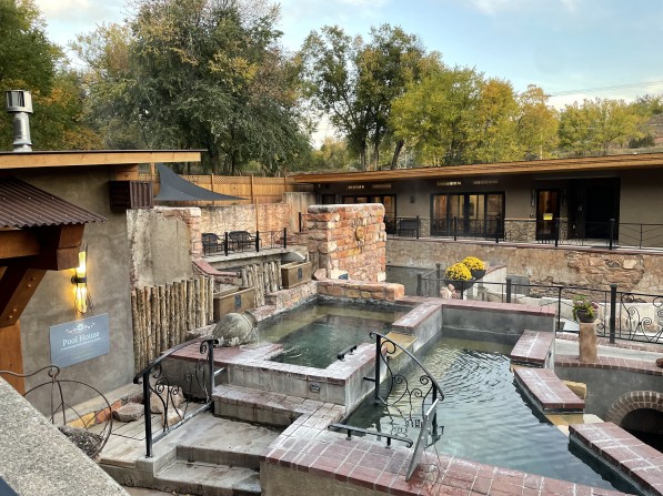  Moccasin Springs Natural Mineral Spa 